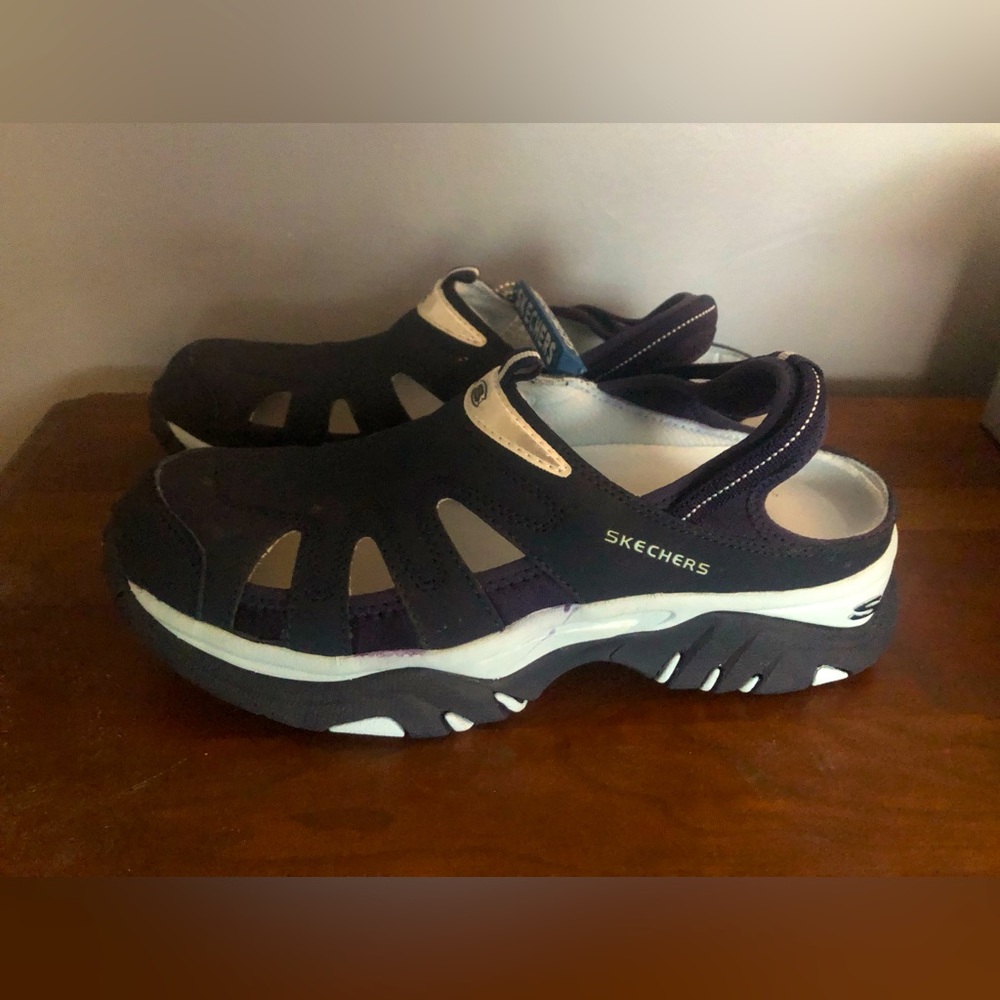 Skechers Noogie retro athletic shoes-Navy-new in box